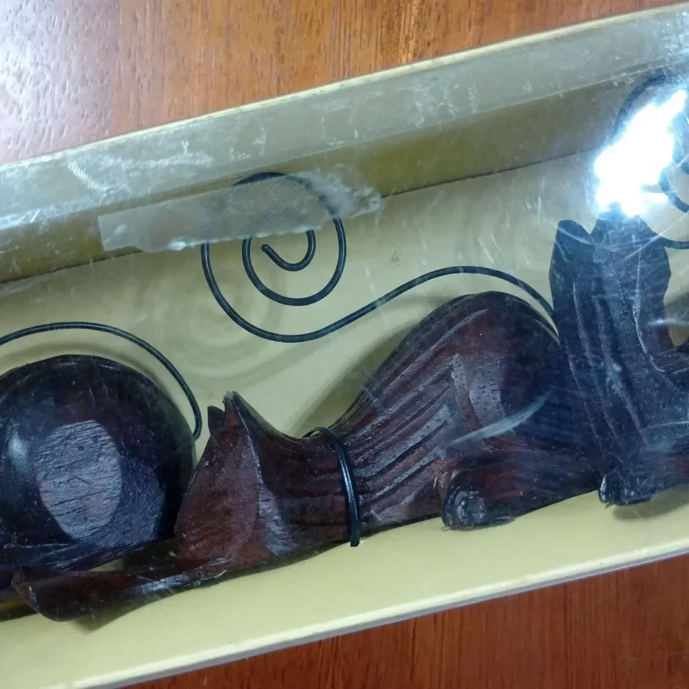 Pier 1 Wood‎ Carved Cat Kitten Photo Holder Note Card Recipe Wire Tail Set of 3